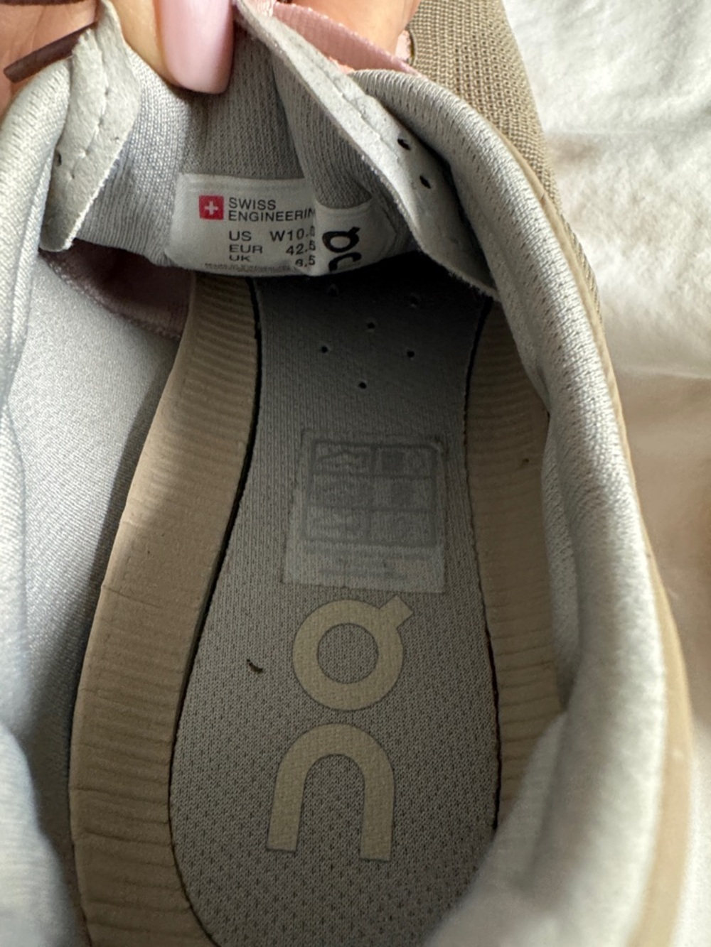 On Cloud X Women's Athletic Shoes sand/rose size 10.5 - Picture 4 of 13